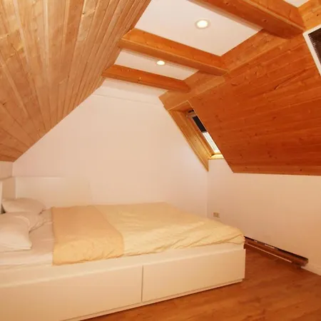 Strandnahe, Schicke Mit Terrasse Und Garten - Silas * Thiessow